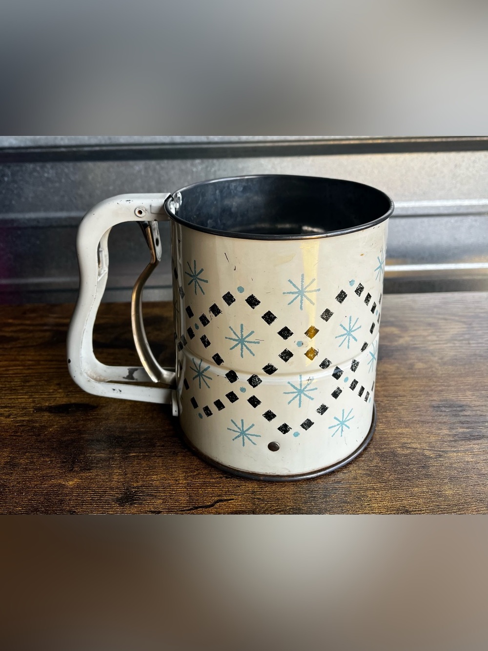 Vintage MCM 1950s/1960s Made In USA Androck Atomic Starburst Flour Sifter